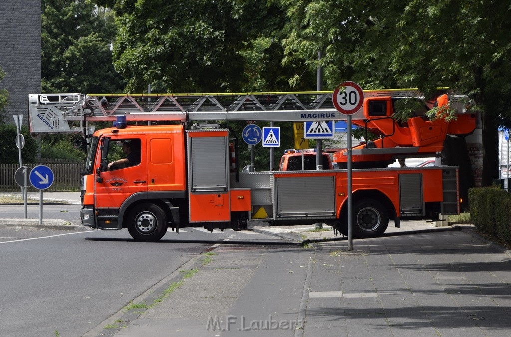 Feuer 2 Y Koeln Bilderstoeckchen Schiefersburger Weg P18.JPG - Miklos Laubert